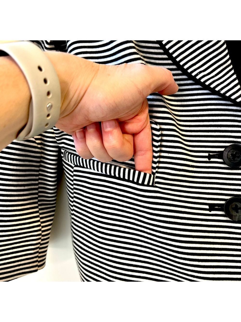BCBG Striped Black & White Cropped Blazer Jacket Women’s Small - Picture 7 of 12